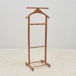 1713 2371 VALET STAND